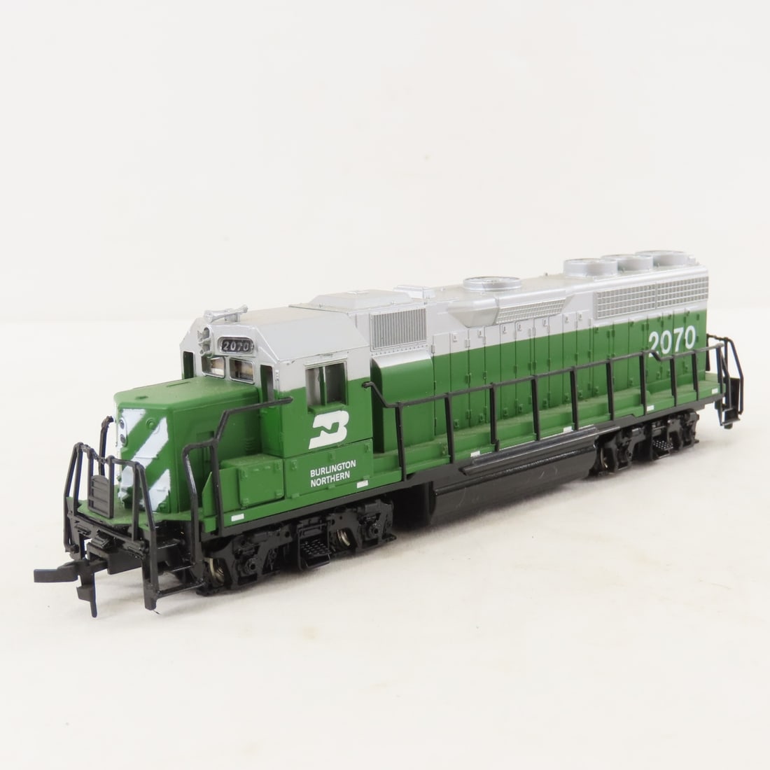 4 HO Scale Diesel Engines: Lionel, AHM, Bachmann - 20