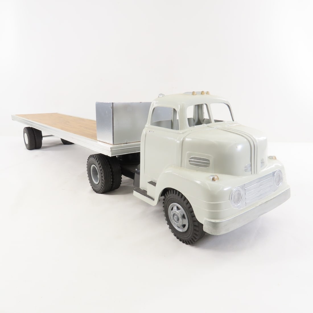 Repainted Marx Cab and Custom Flat Bed Trailer - 7