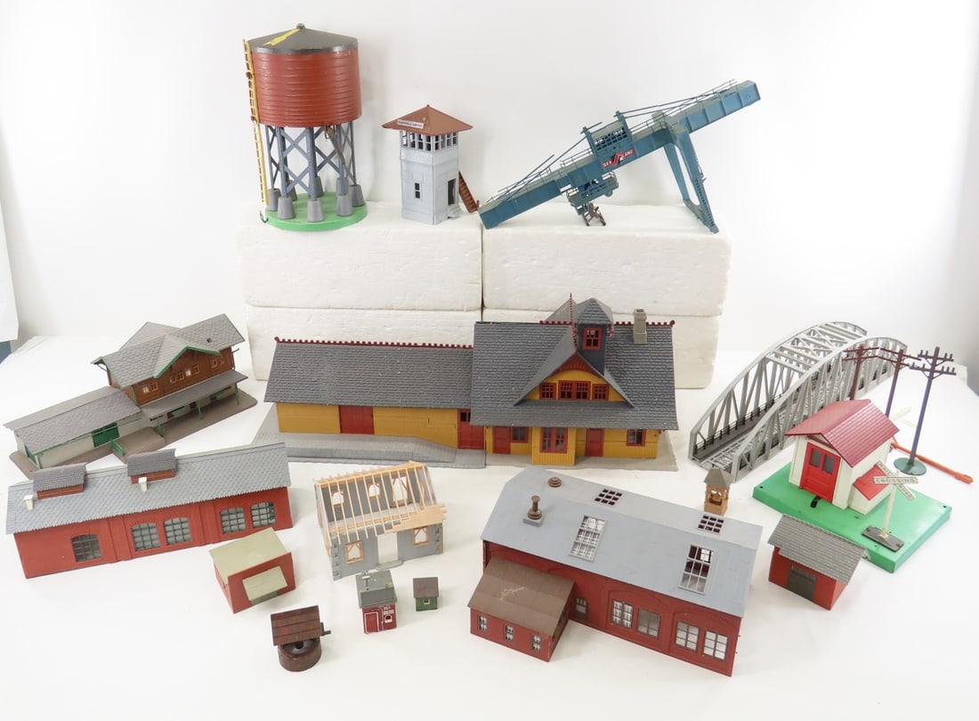 9 Plasticville & Other HO Scale Buildings & more: 9 Plasticville & Other HO Scale Buildings & more - large depot, bridge, water tower, plastic & metal. LOT SIZE: 24x18x18" 7 LBS All information and photos, which are part of the description, are inten