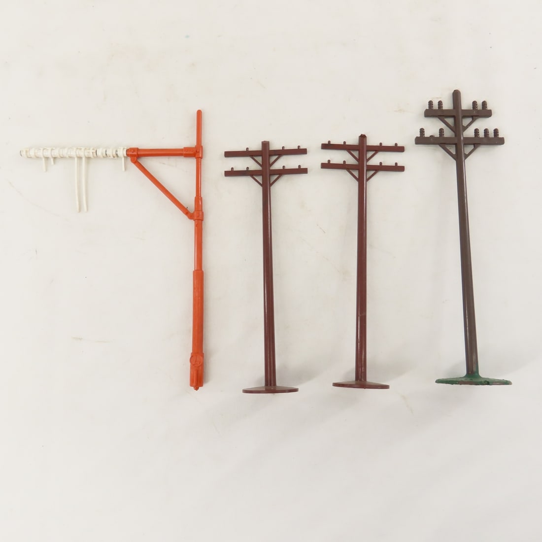9 Plasticville & Other HO Scale Buildings & more - 20