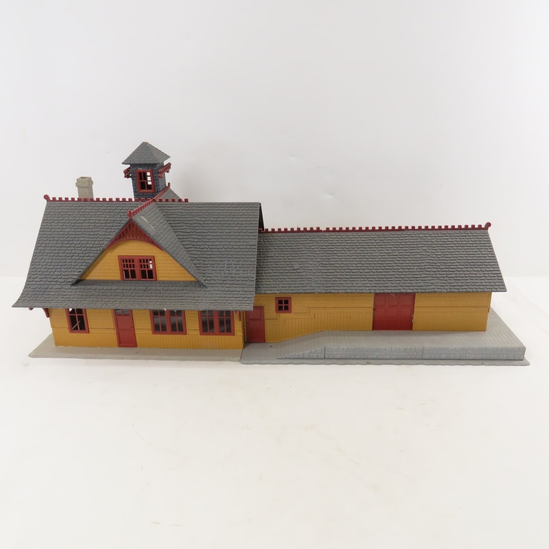 9 Plasticville & Other HO Scale Buildings & more - 4