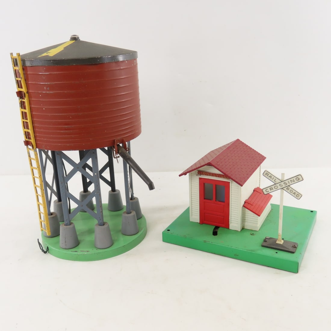 9 Plasticville & Other HO Scale Buildings & more - 8