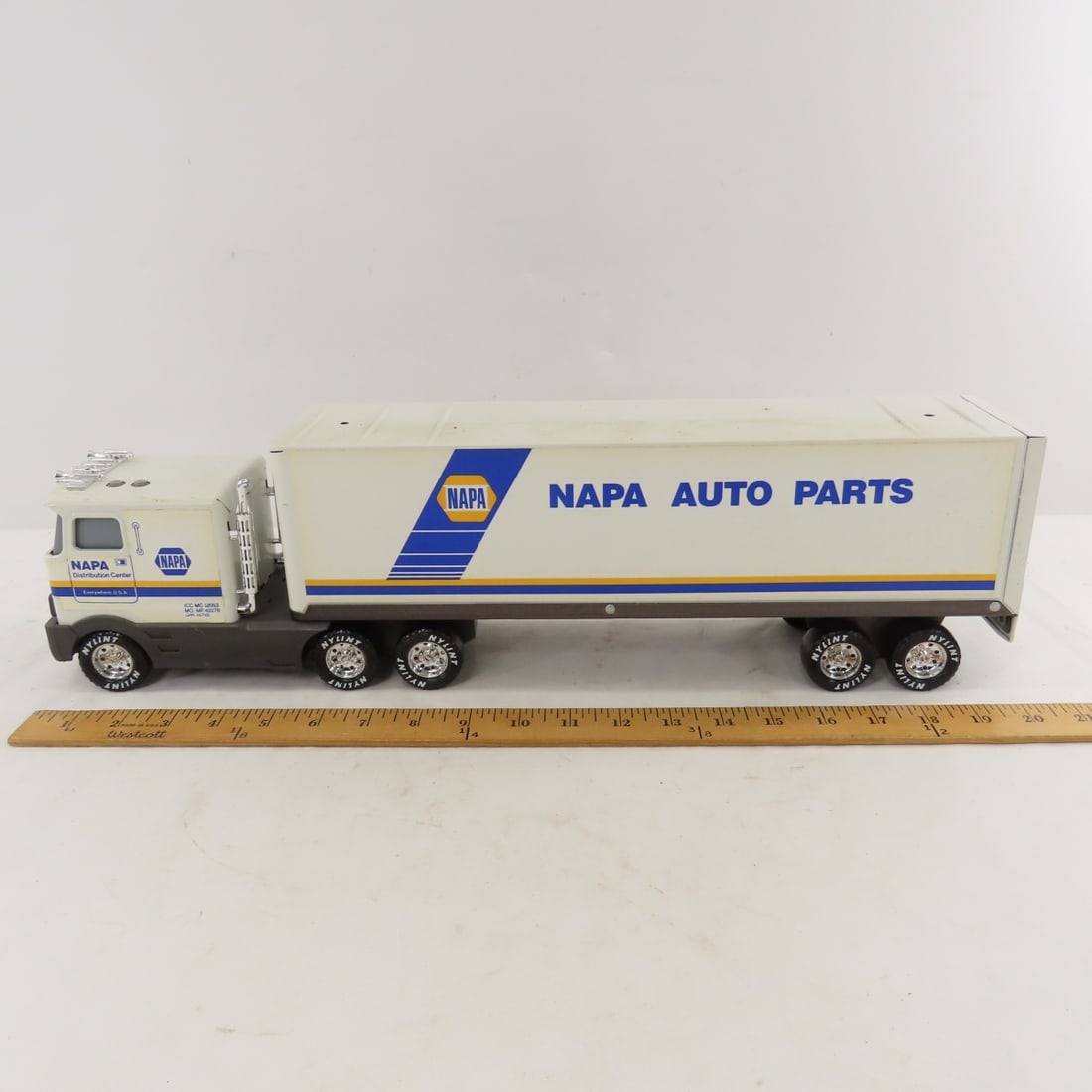 2 Nylint NAPA Tractor Trailers 1/34 Diecast - 13
