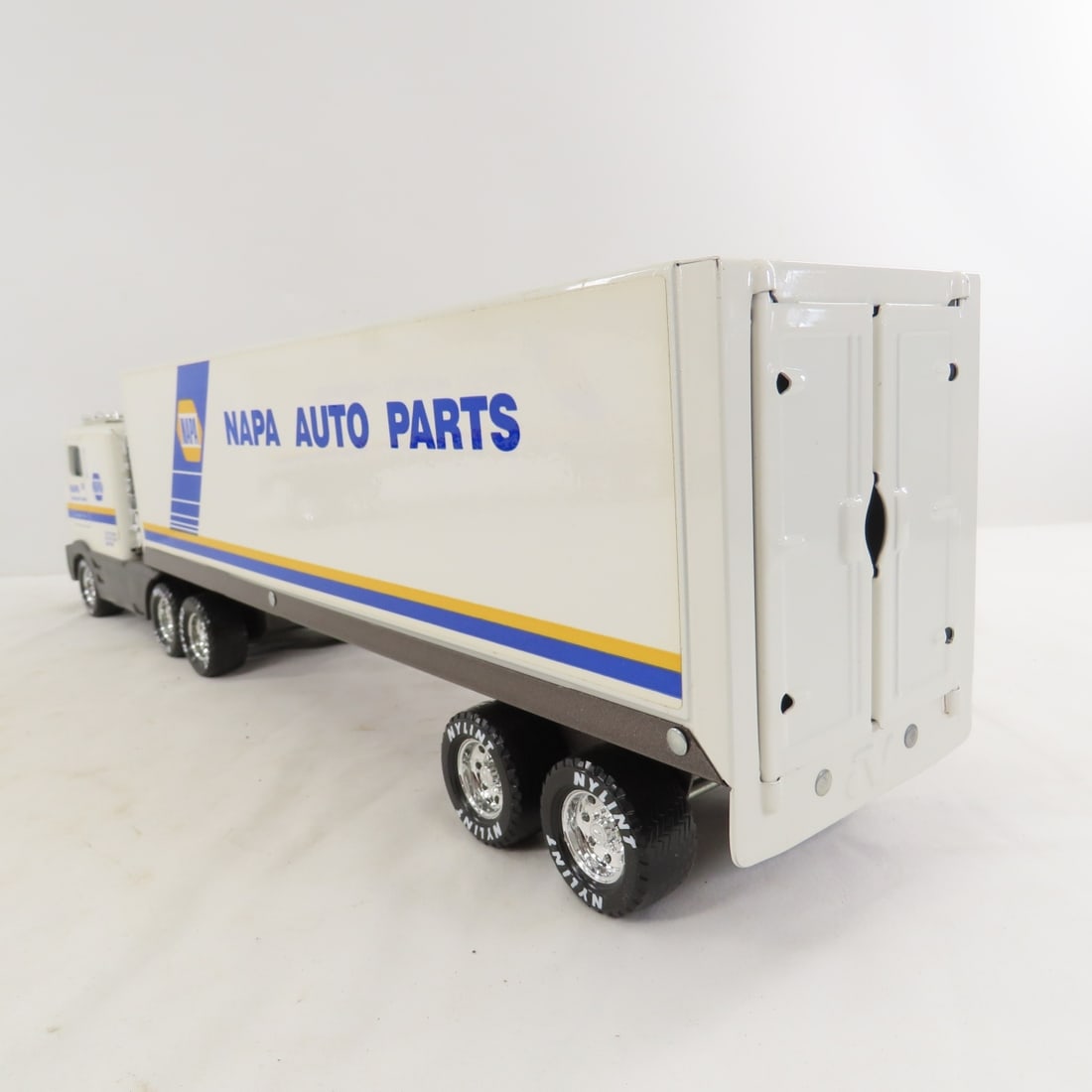2 Nylint NAPA Tractor Trailers 1/34 Diecast - 3