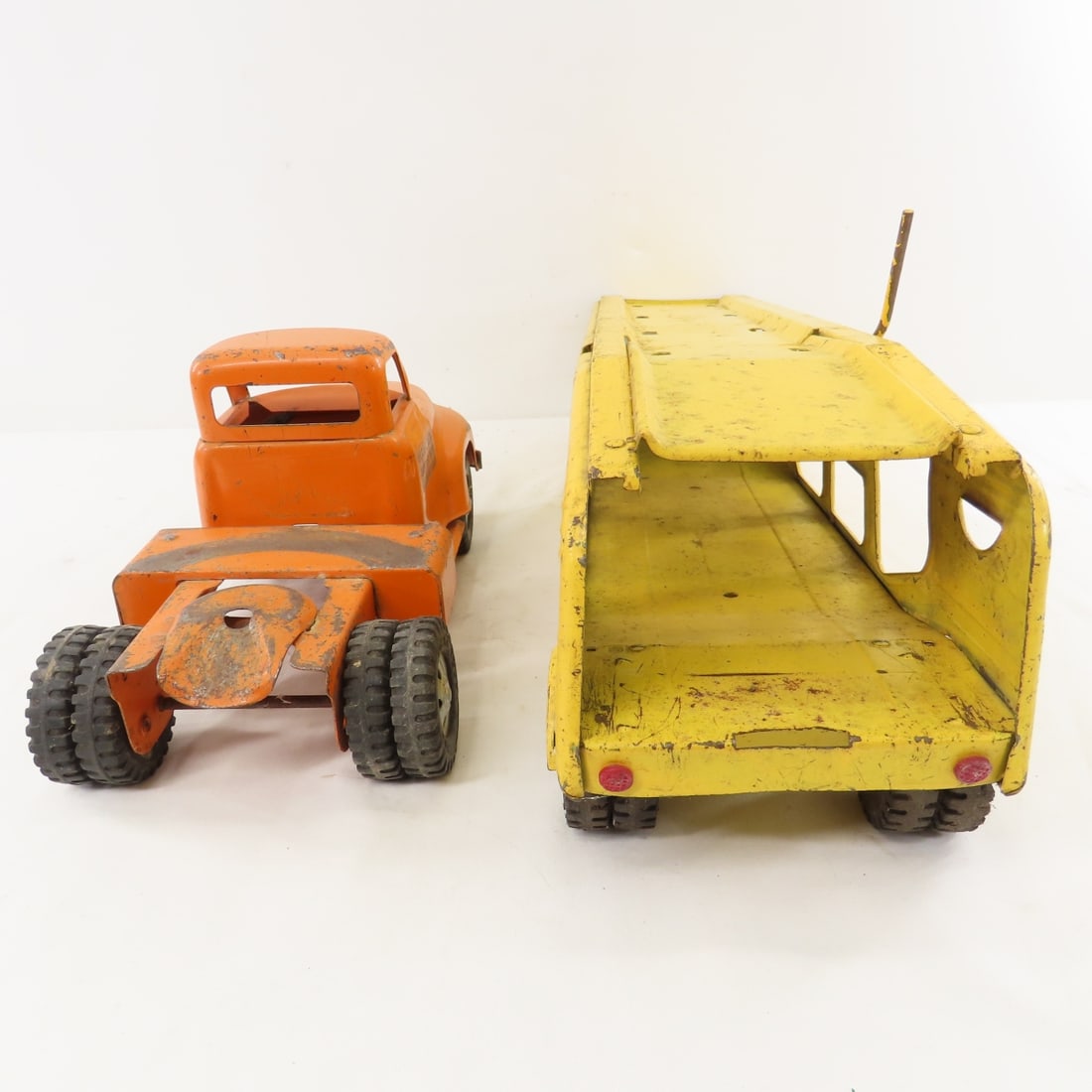 Vintage Tonka Pressed Steel Car Hauler - 4