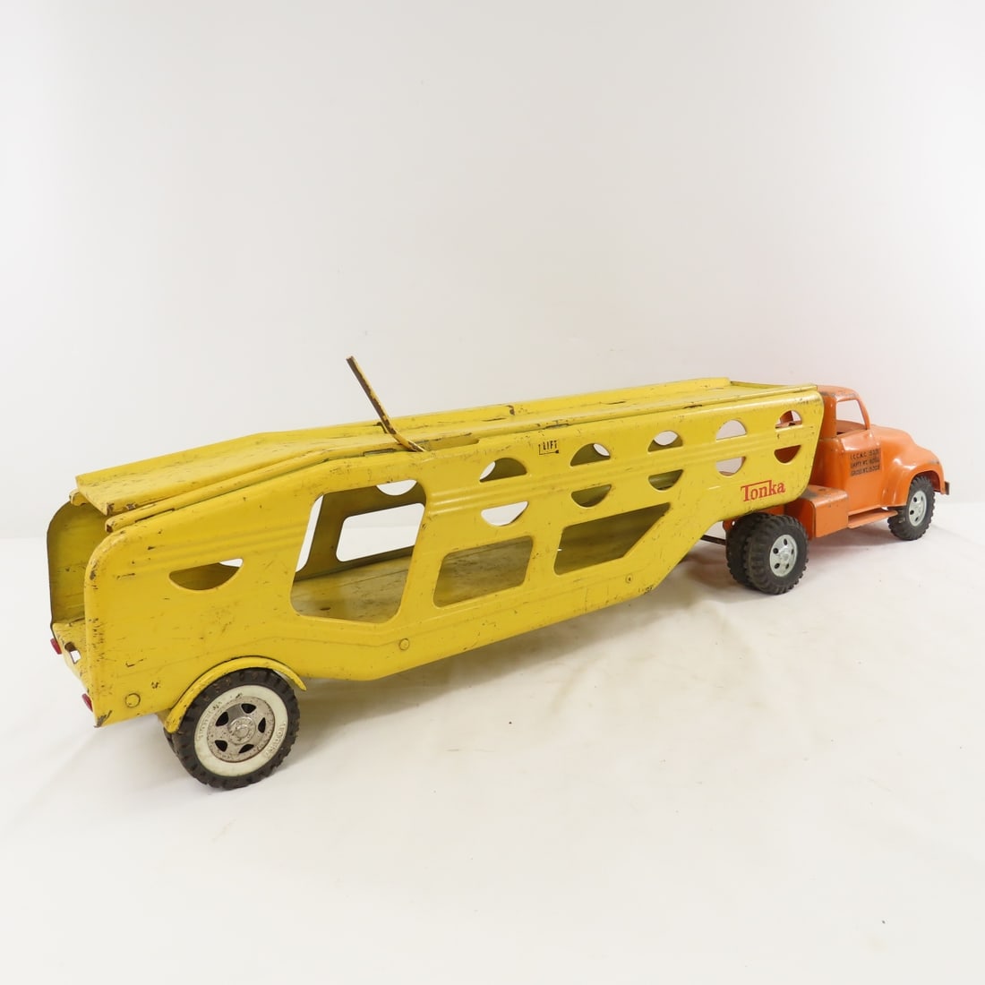 Vintage Tonka Pressed Steel Car Hauler - 5