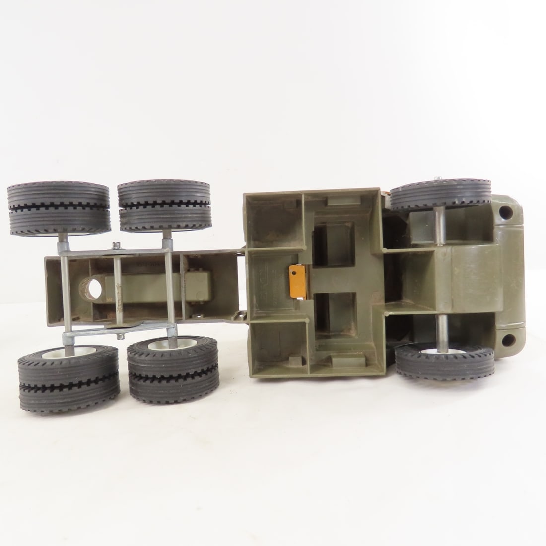 ERTL McClinton-Anchor Cab & Custom Nylint Trailer - 10