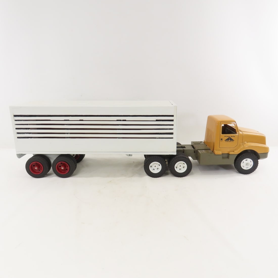 ERTL McClinton-Anchor Cab & Custom Nylint Trailer - 6