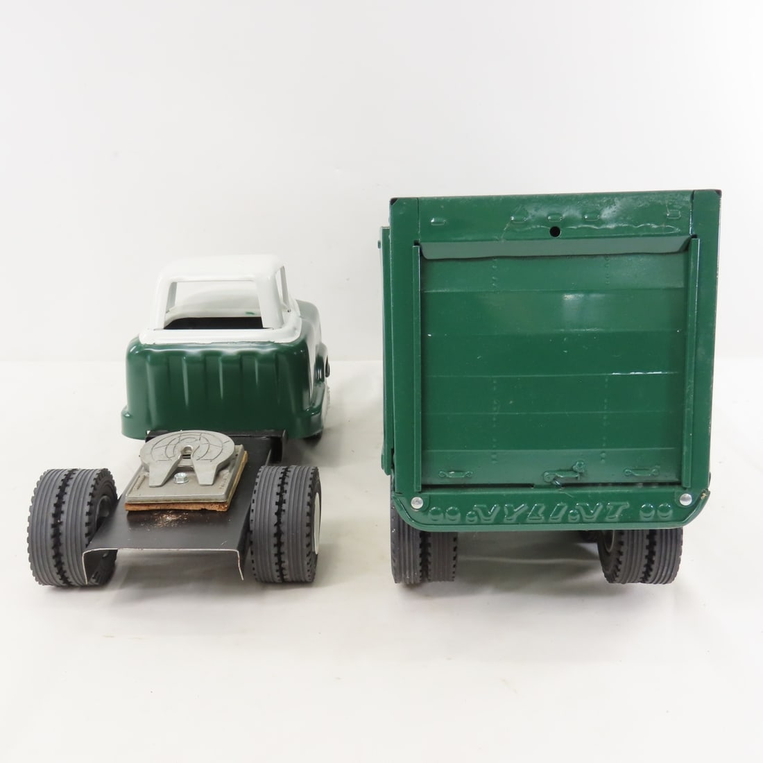 Customized GMC 550 Truck & Nylint Livestock Hauler - 4