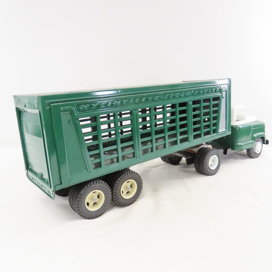 Customized GMC 550 Truck & Nylint Livestock Hauler - 5
