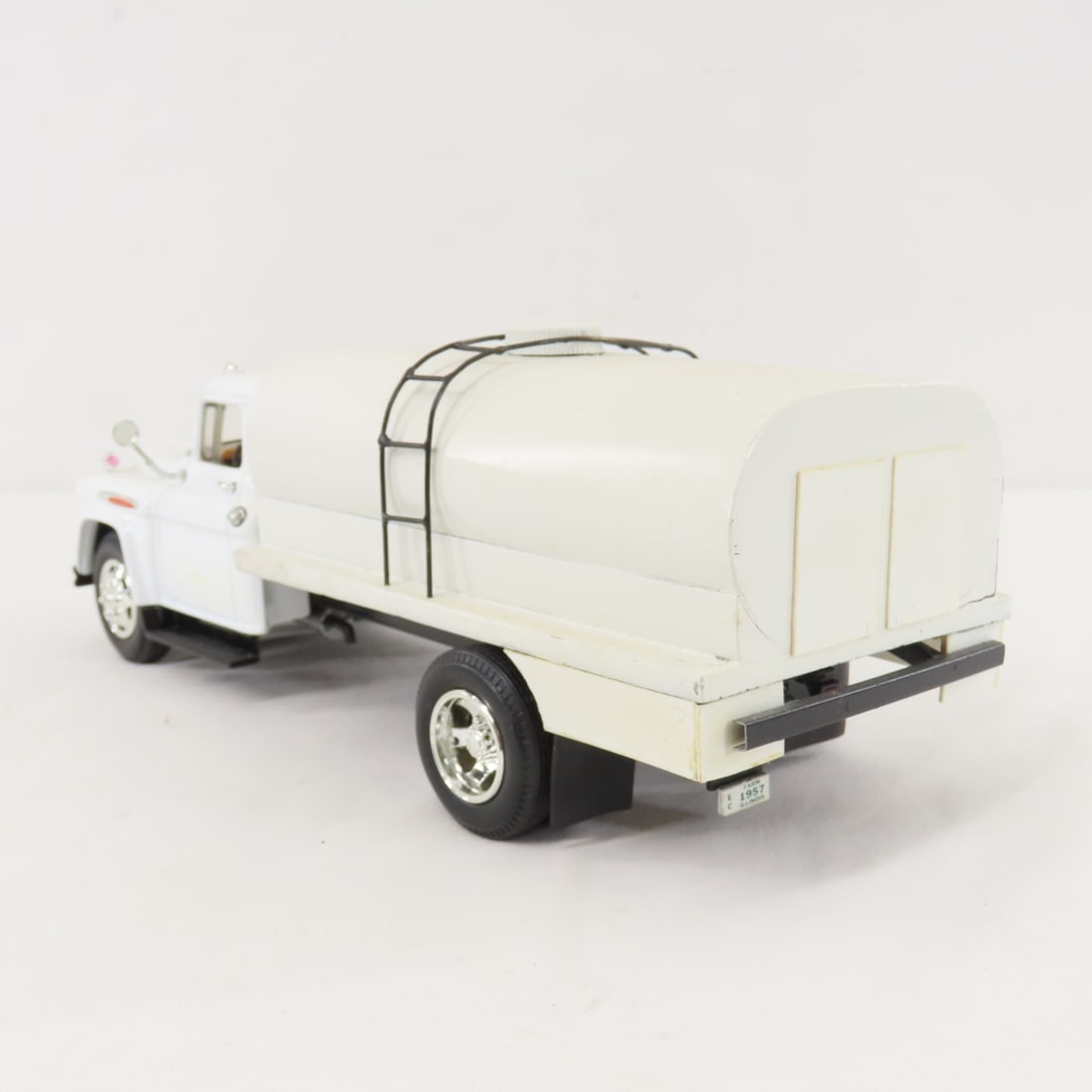 ERTL 1957 Chevrolet Truck with Custom Tanker - 3