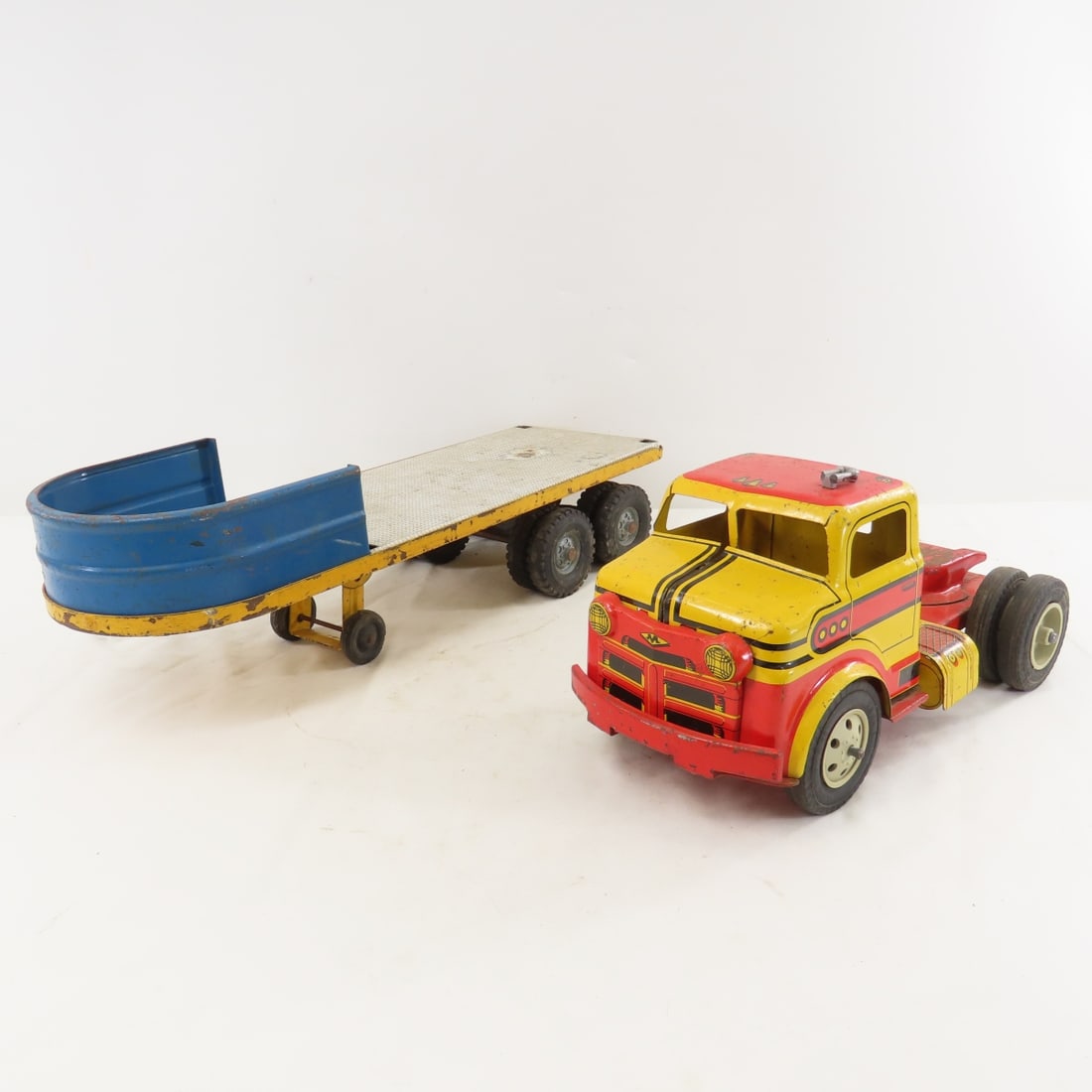 Marx Tin Litho Truck & Wyandotte Flat Bed Trailer - 15