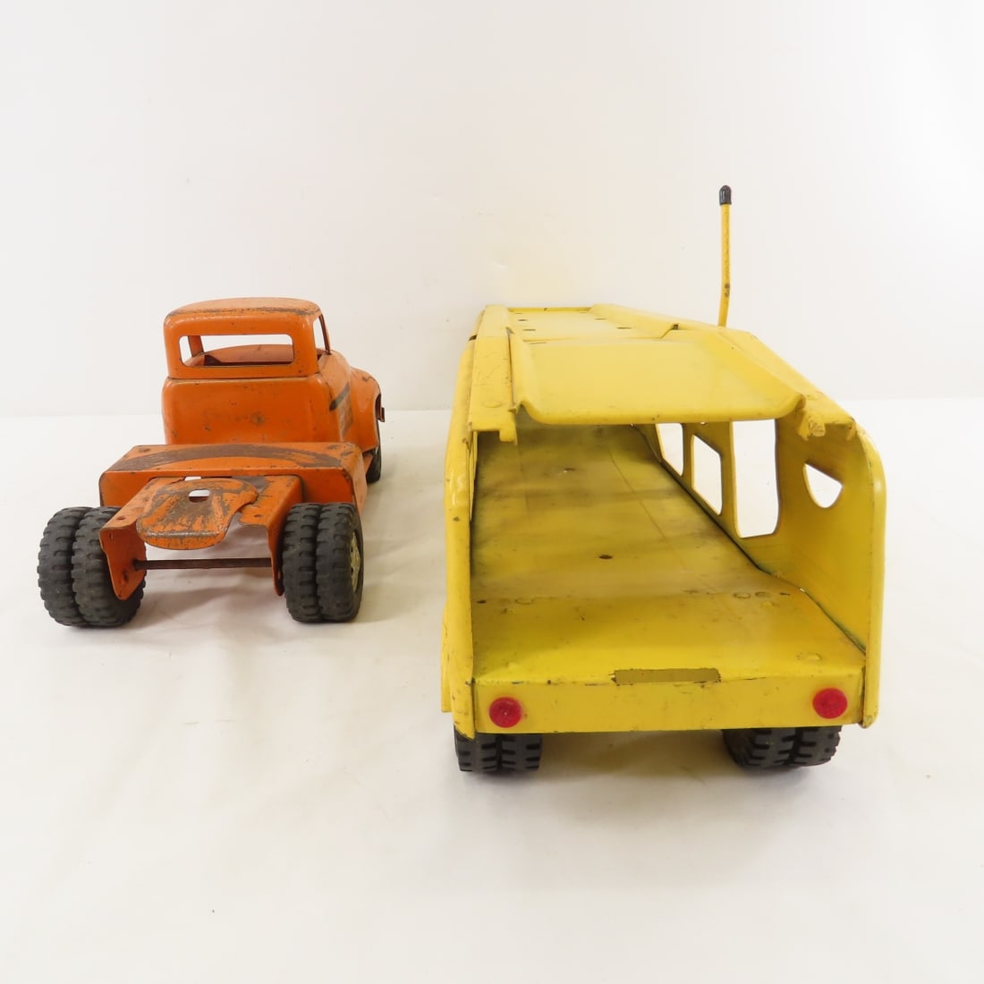 Vintage Tonka Pressed Steel Car Hauler - 4