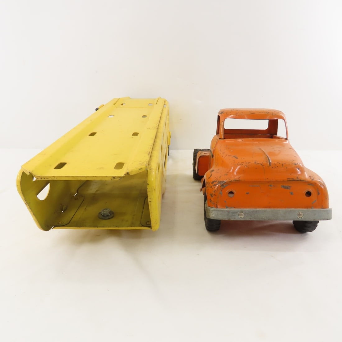 Vintage Tonka Pressed Steel Car Hauler - 8