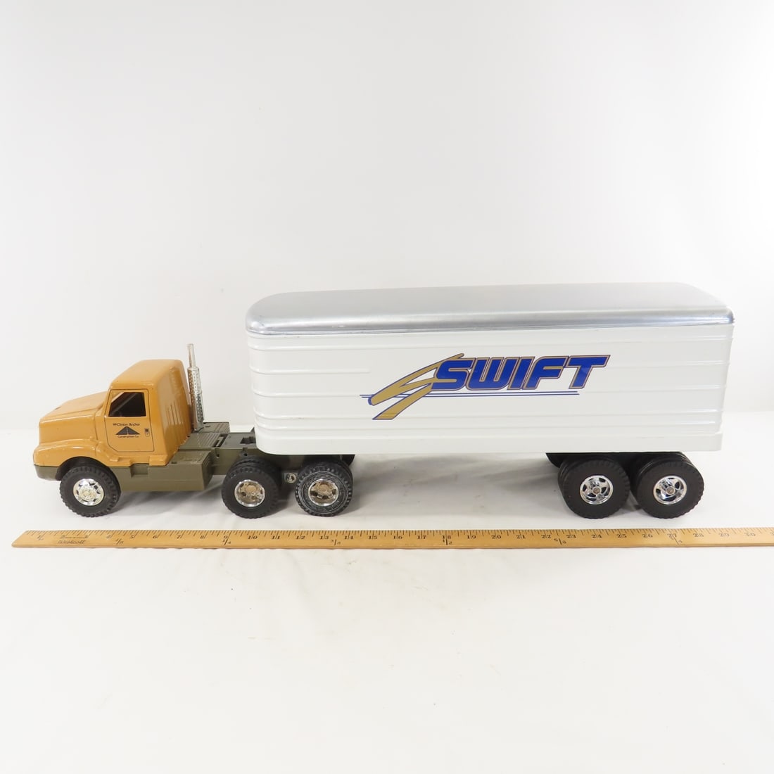 ERTL McClinton-Anchor Tractor & Swift Trailer - 2