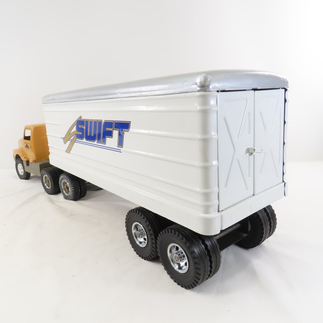 ERTL McClinton-Anchor Tractor & Swift Trailer - 3