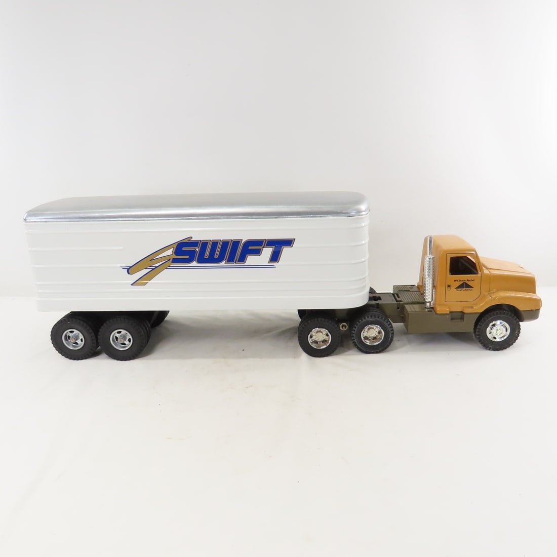 ERTL McClinton-Anchor Tractor & Swift Trailer - 6