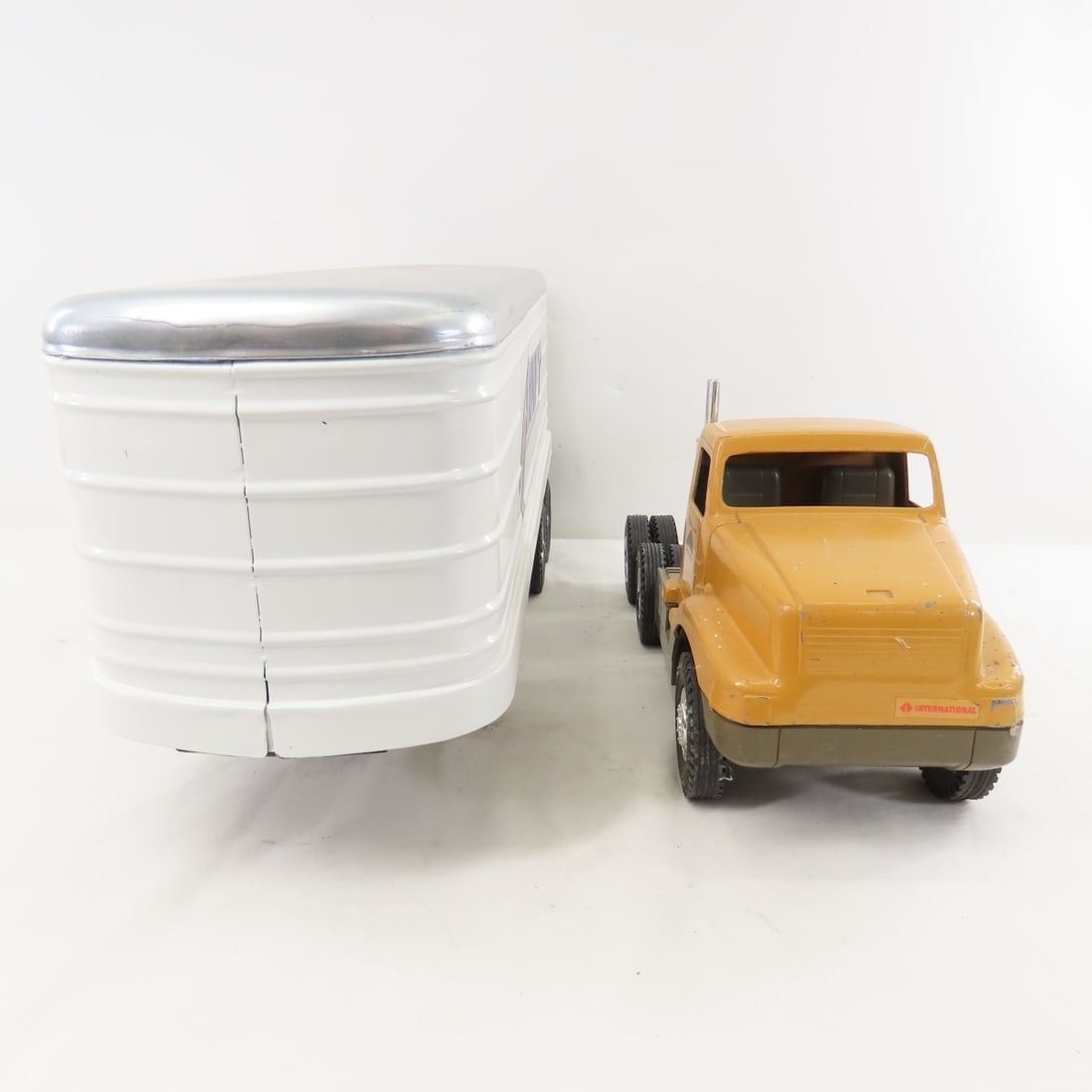 ERTL McClinton-Anchor Tractor & Swift Trailer - 8