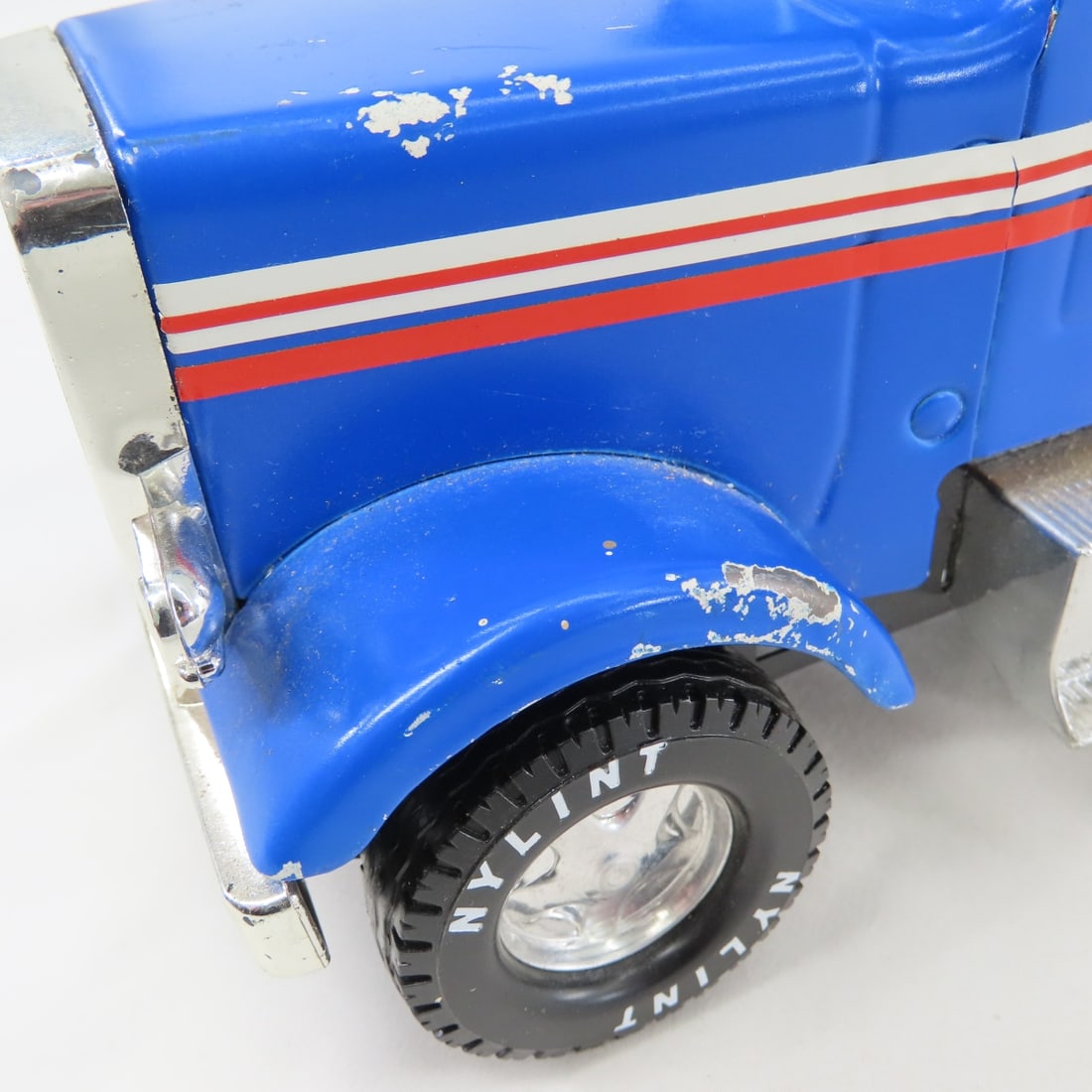 Custom Nylint Freightliner Grain Hauler - 15