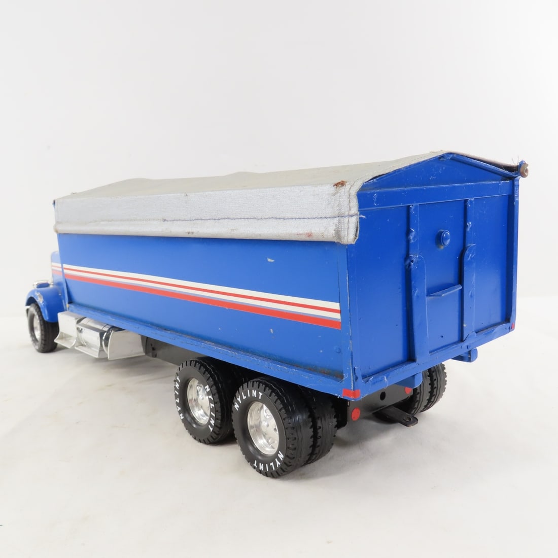 Custom Nylint Freightliner Grain Hauler - 3