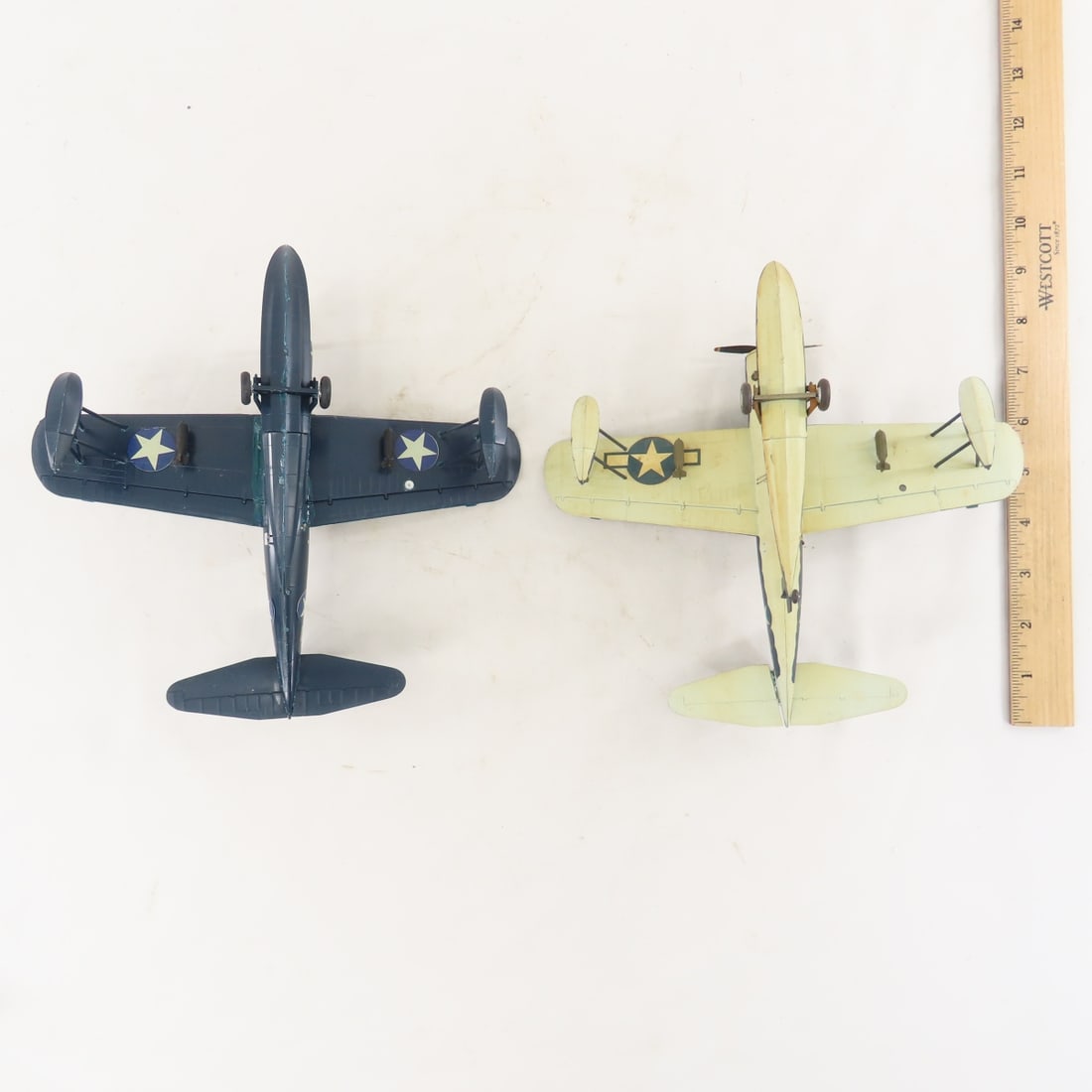 2 Metal & 8 Plastic Airplane Models & 6 Art Prints - 10