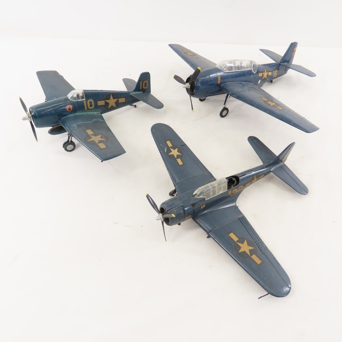 2 Metal & 8 Plastic Airplane Models & 6 Art Prints - 11