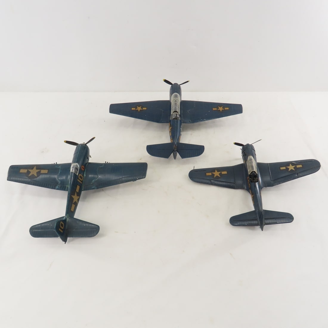 2 Metal & 8 Plastic Airplane Models & 6 Art Prints - 12