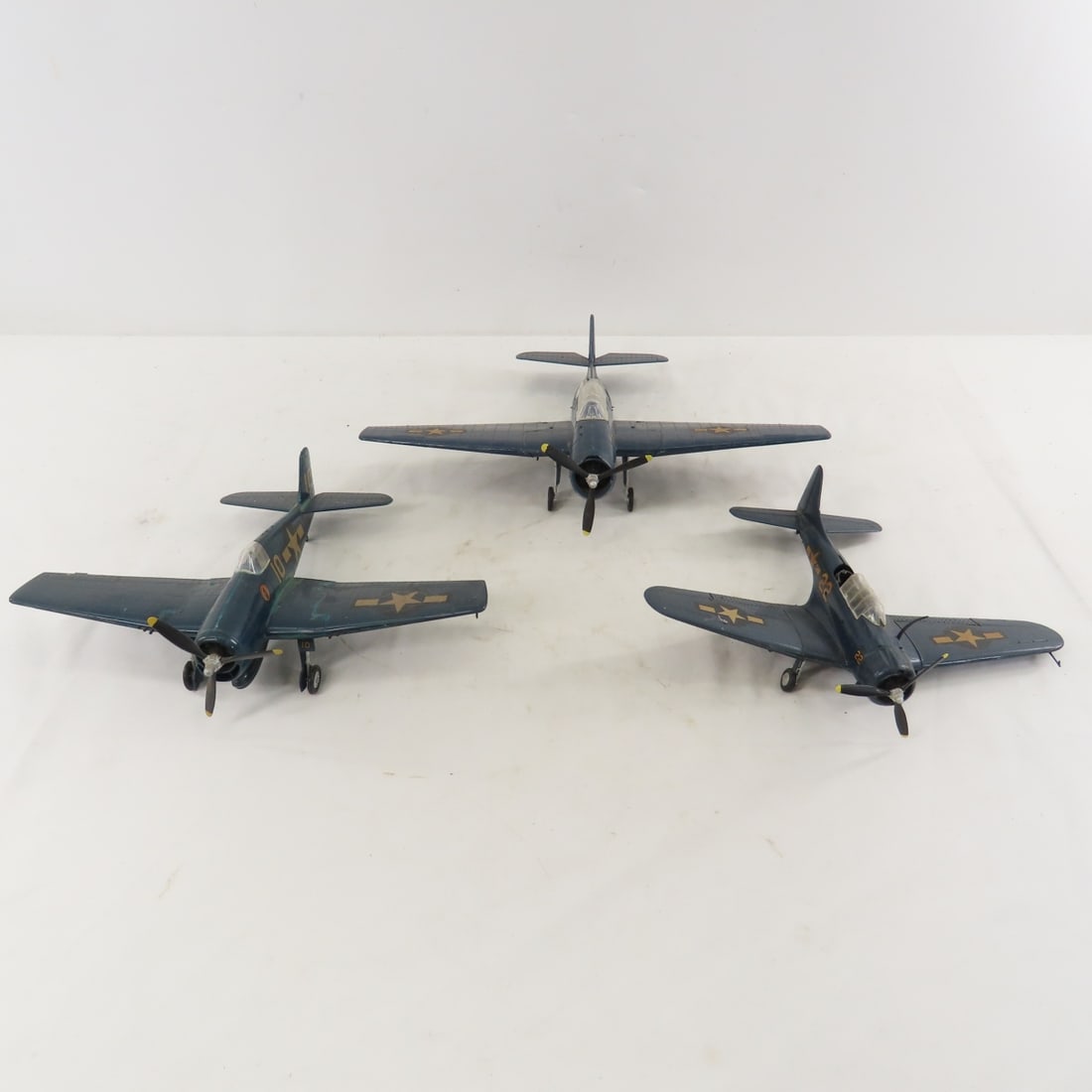 2 Metal & 8 Plastic Airplane Models & 6 Art Prints - 13