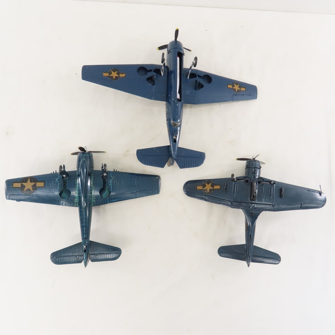 2 Metal & 8 Plastic Airplane Models & 6 Art Prints - 14