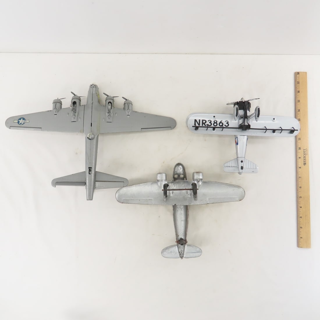 2 Metal & 8 Plastic Airplane Models & 6 Art Prints - 5