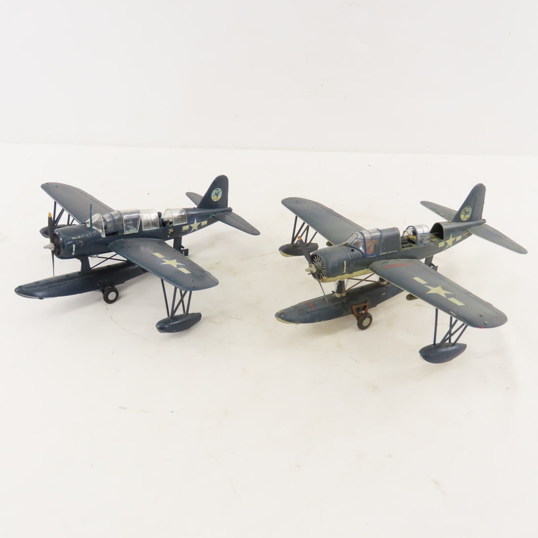 2 Metal & 8 Plastic Airplane Models & 6 Art Prints - 7