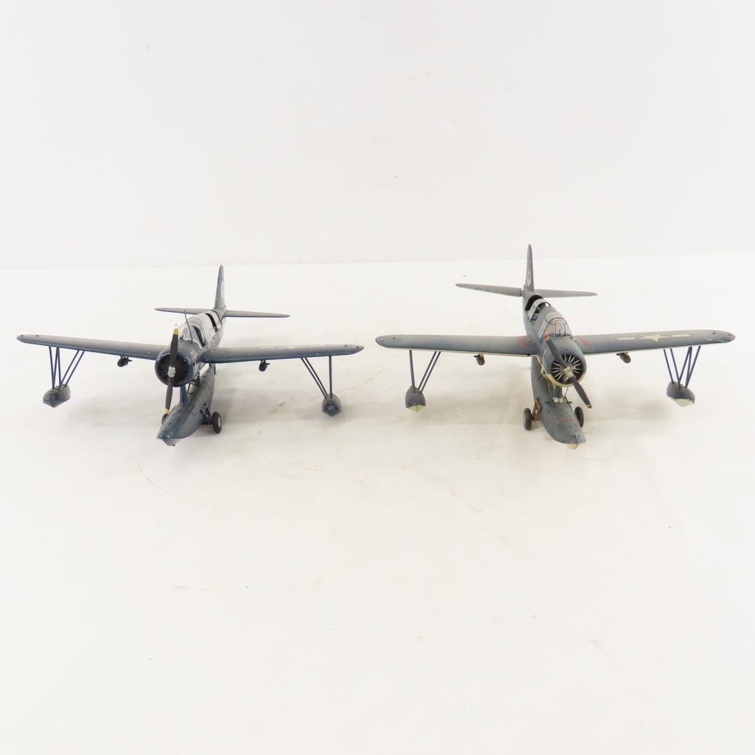 2 Metal & 8 Plastic Airplane Models & 6 Art Prints - 9