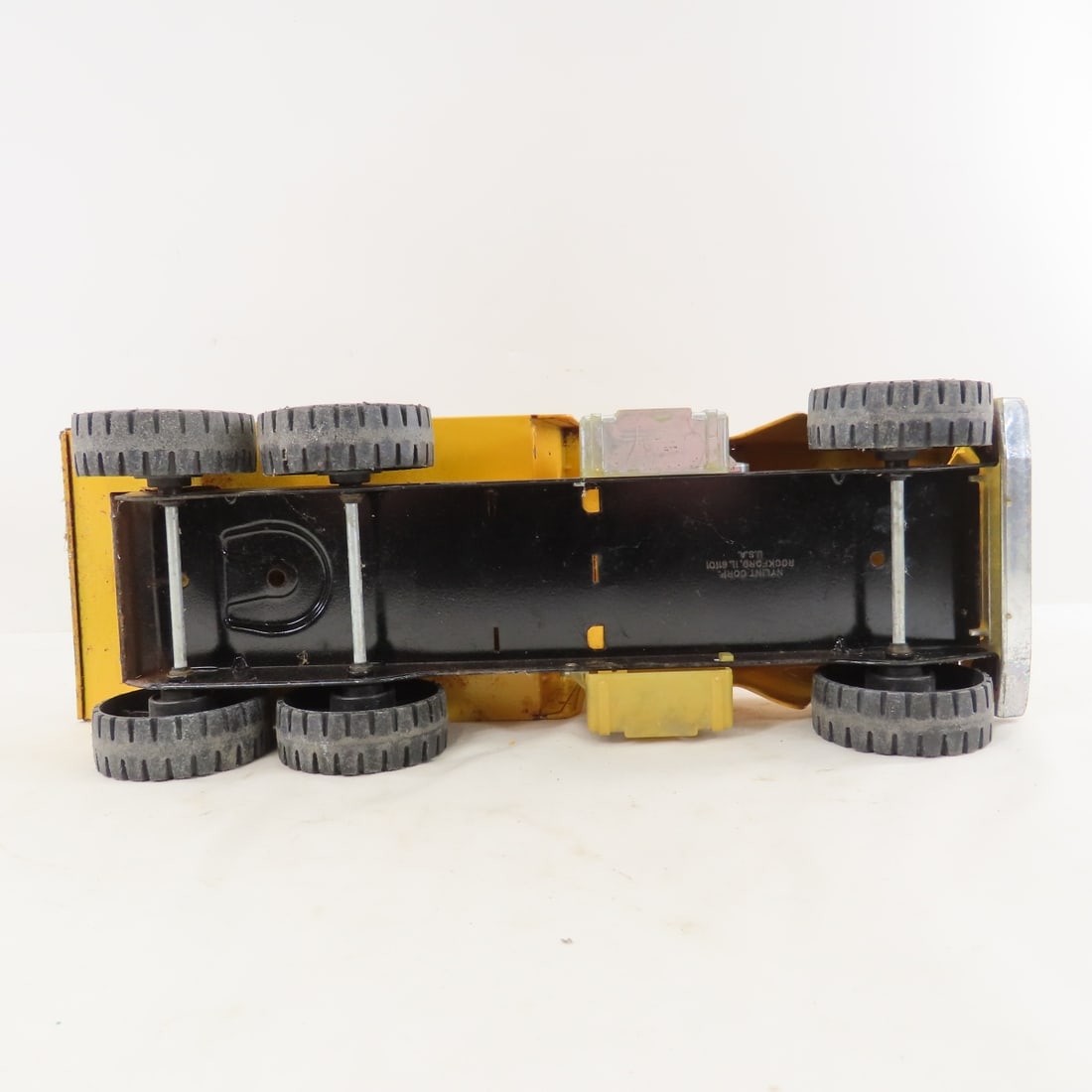 Nylint Dump Truck & NAPA Tow Truck - 12