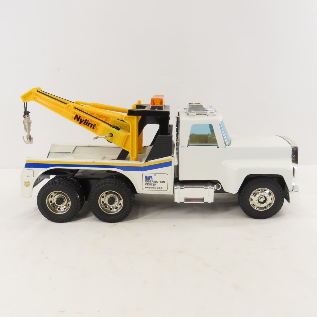 Nylint Dump Truck & NAPA Tow Truck - 19