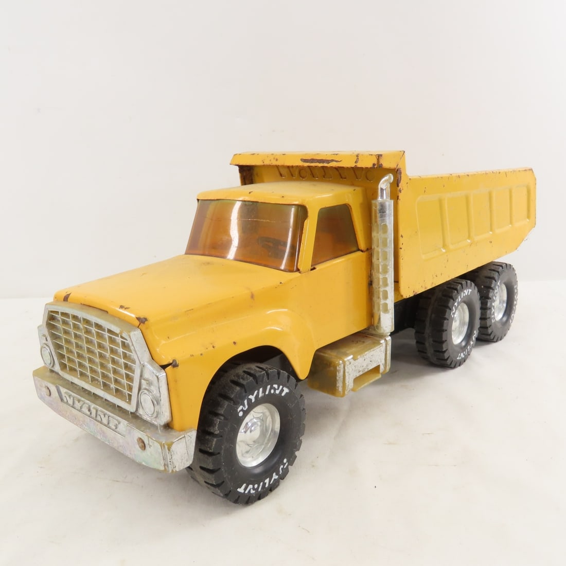 Nylint Dump Truck & NAPA Tow Truck - 2
