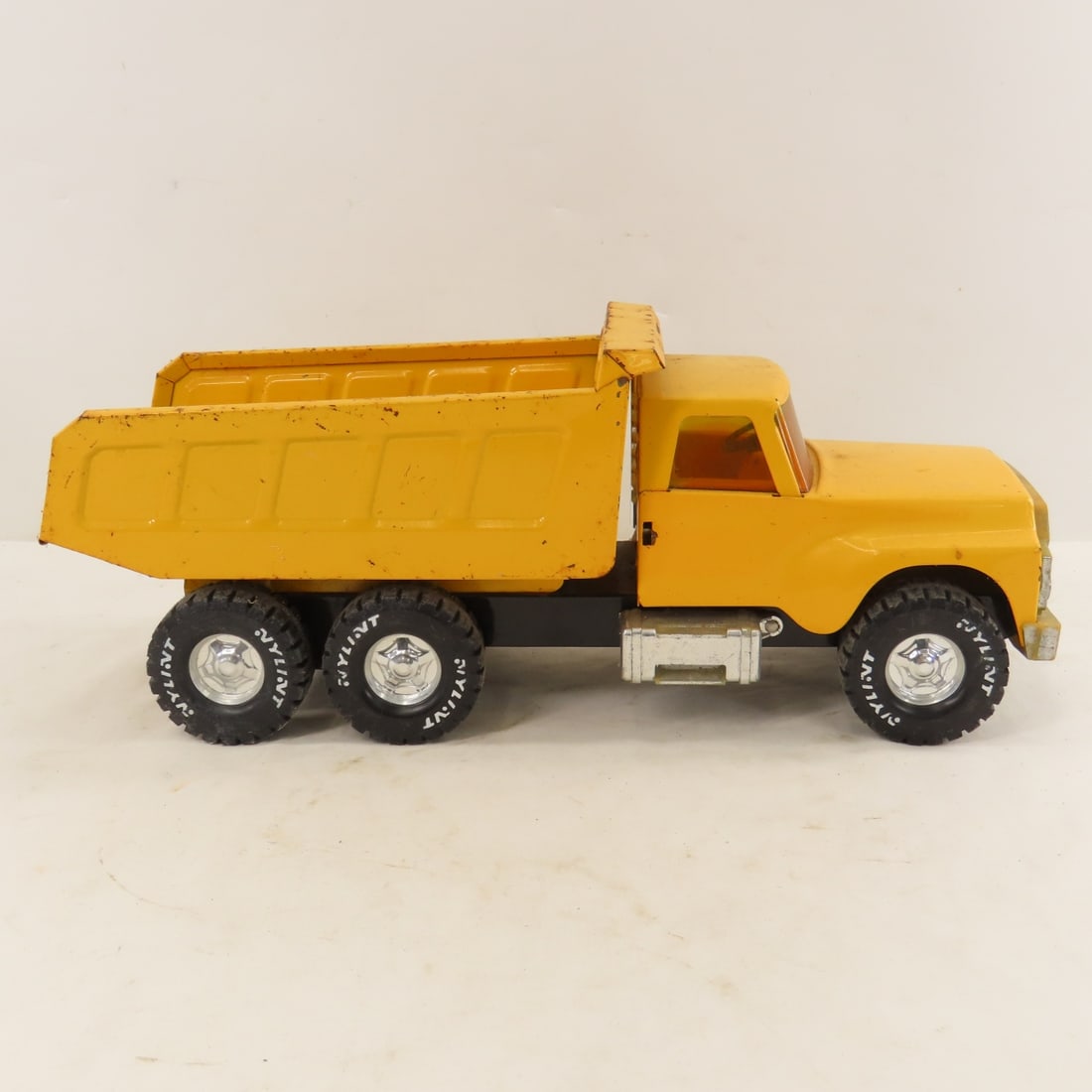 Nylint Dump Truck & NAPA Tow Truck - 7