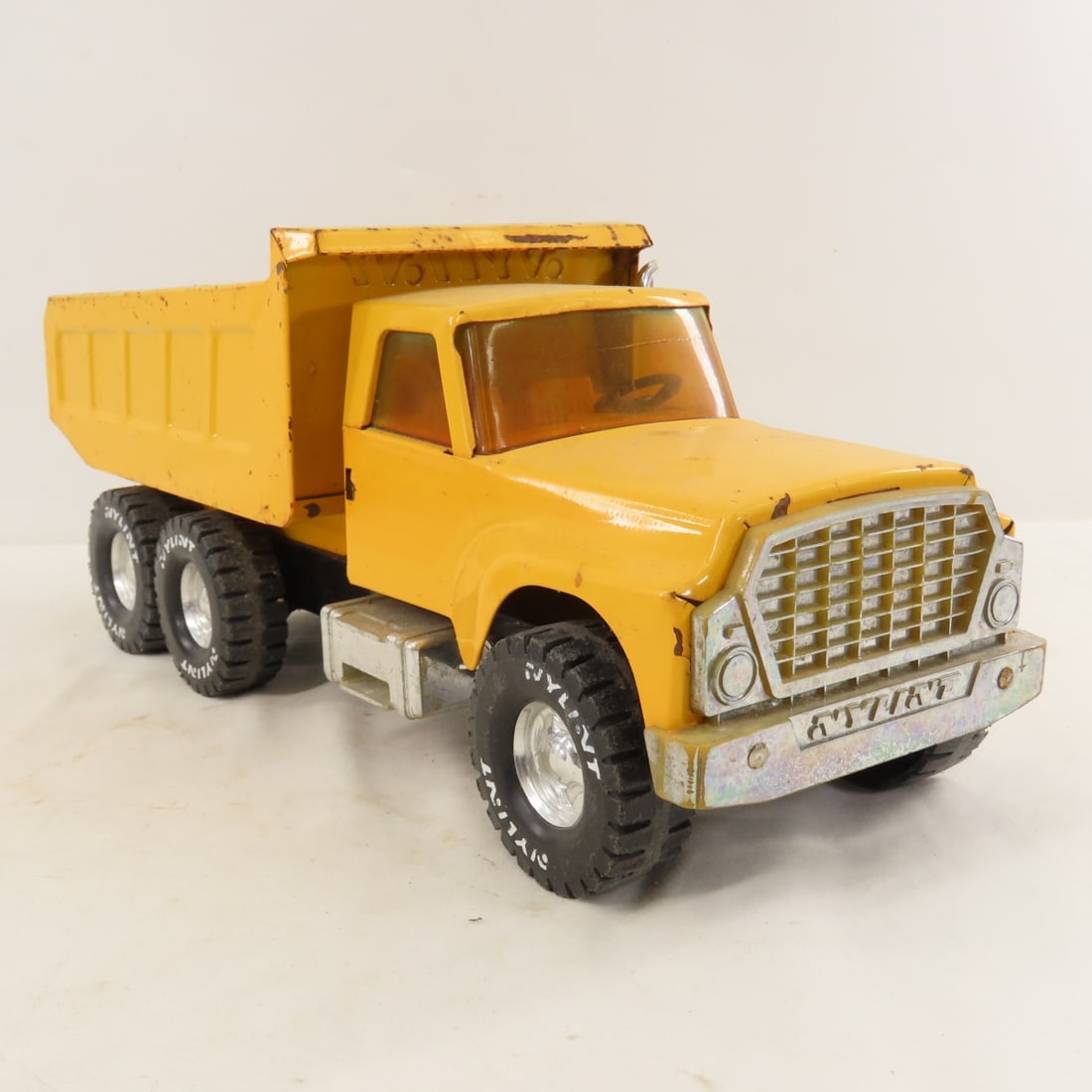 Nylint Dump Truck & NAPA Tow Truck - 9