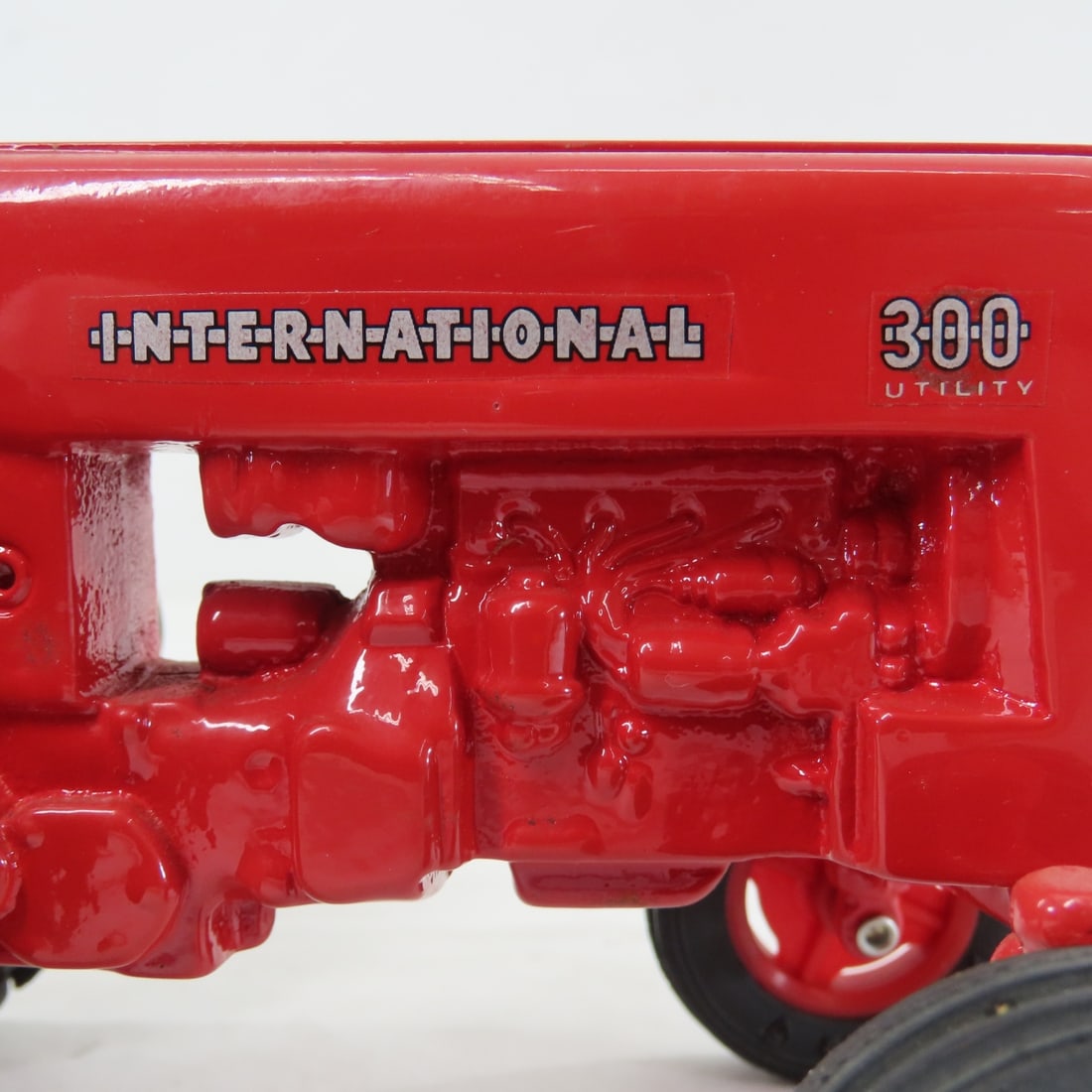 Unmarked Custom International 300 Utility Tractor - 12