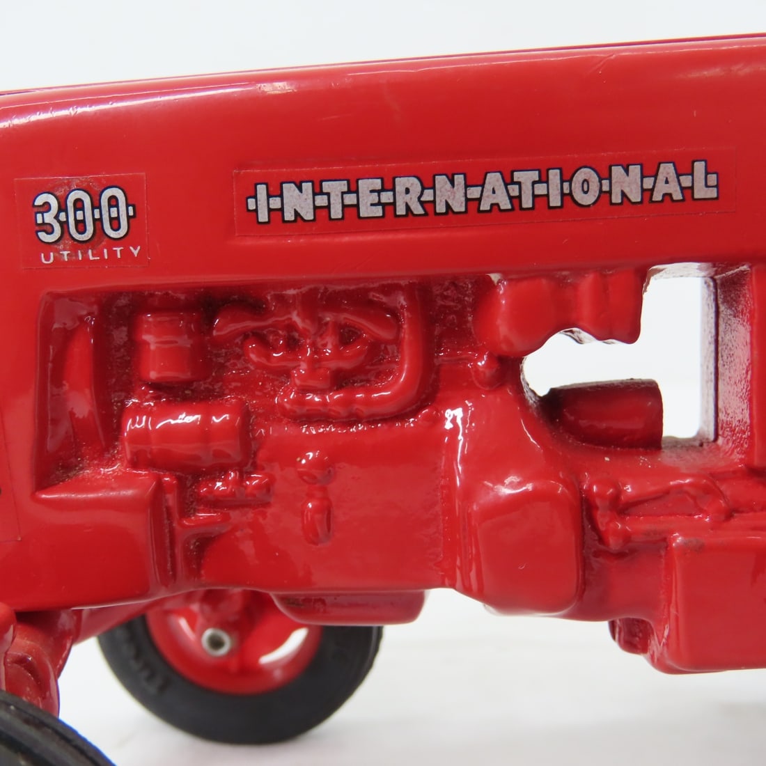 Unmarked Custom International 300 Utility Tractor - 14