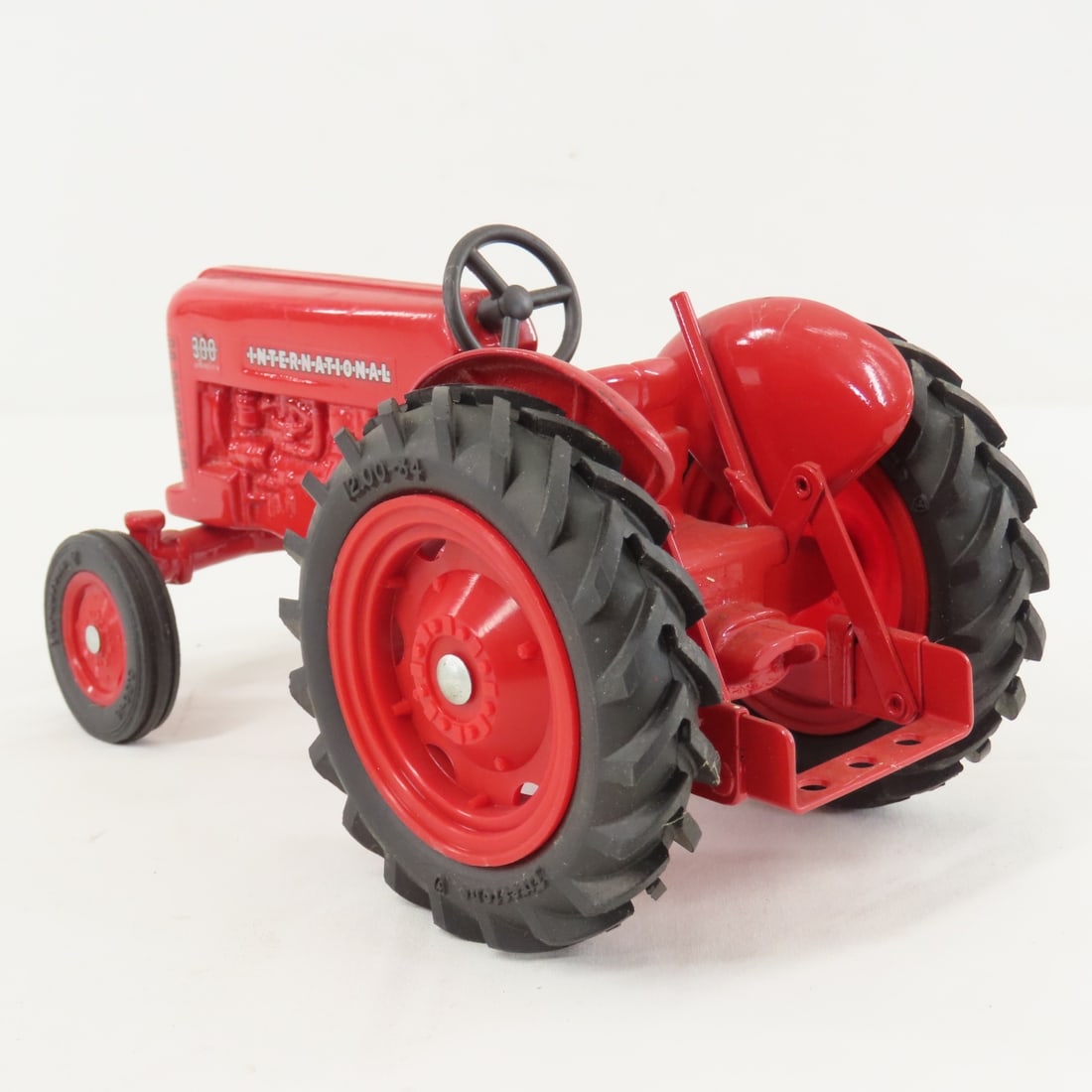 Unmarked Custom International 300 Utility Tractor - 3