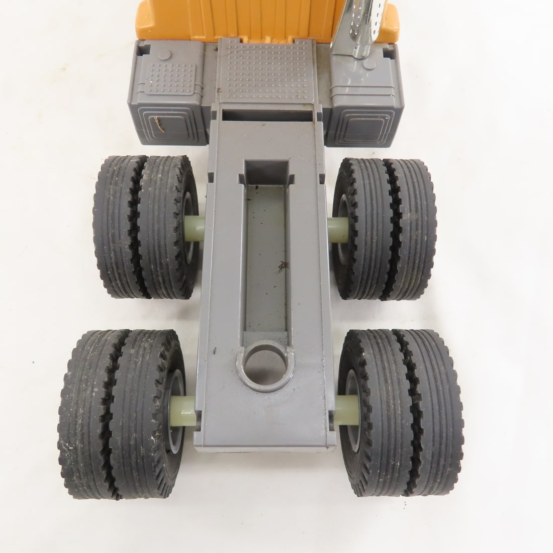 ERTL McClinton-Anchor Tractor & Custom Flat Bed - 13