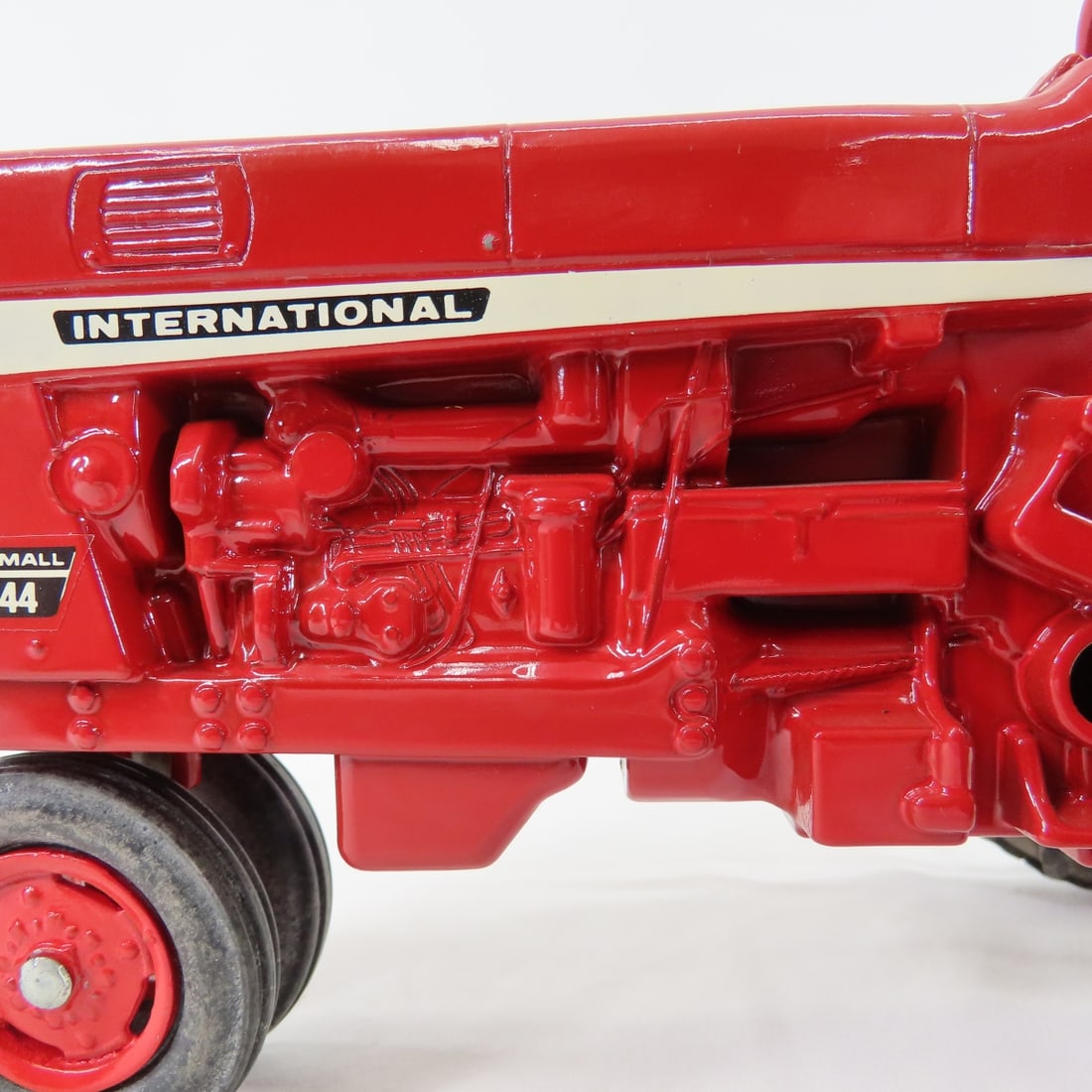 ERTL International Farmall 544 & IH Hay Baler - 16