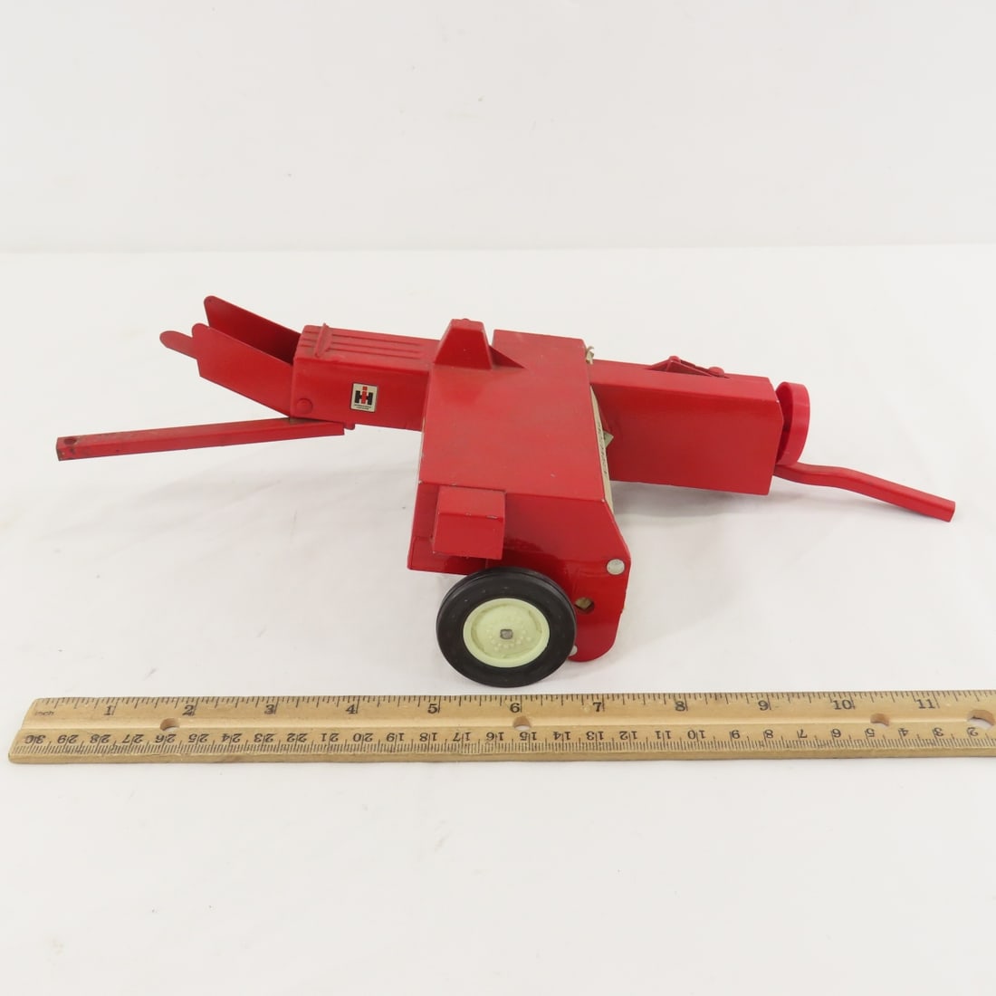 ERTL International Farmall 544 & IH Hay Baler - 18