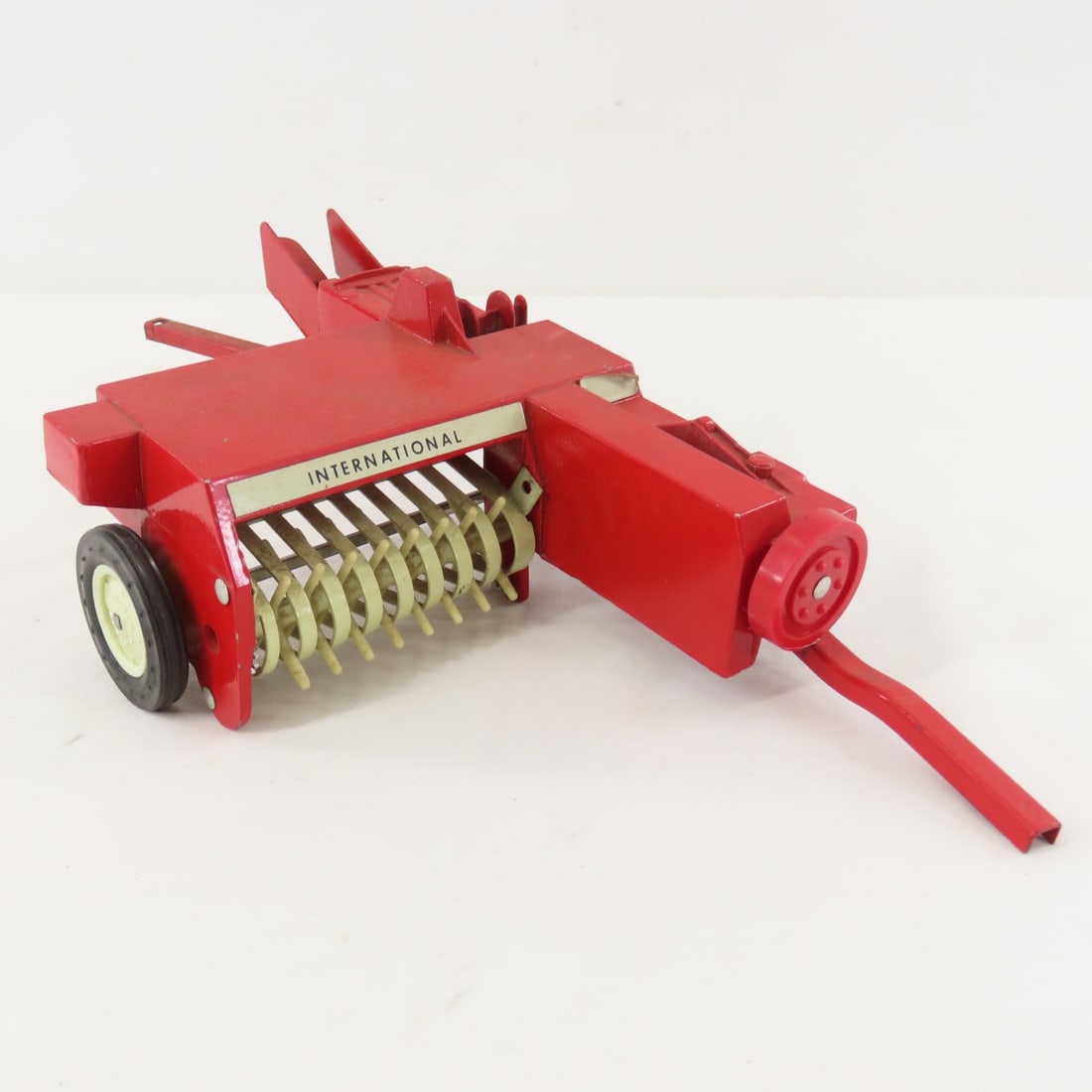 ERTL International Farmall 544 & IH Hay Baler - 19