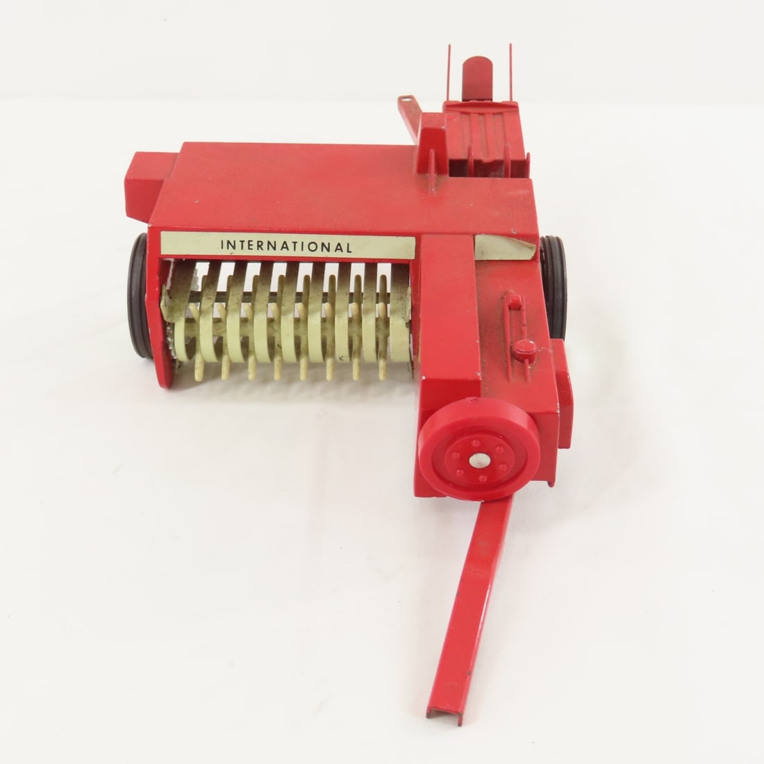 ERTL International Farmall 544 & IH Hay Baler - 20