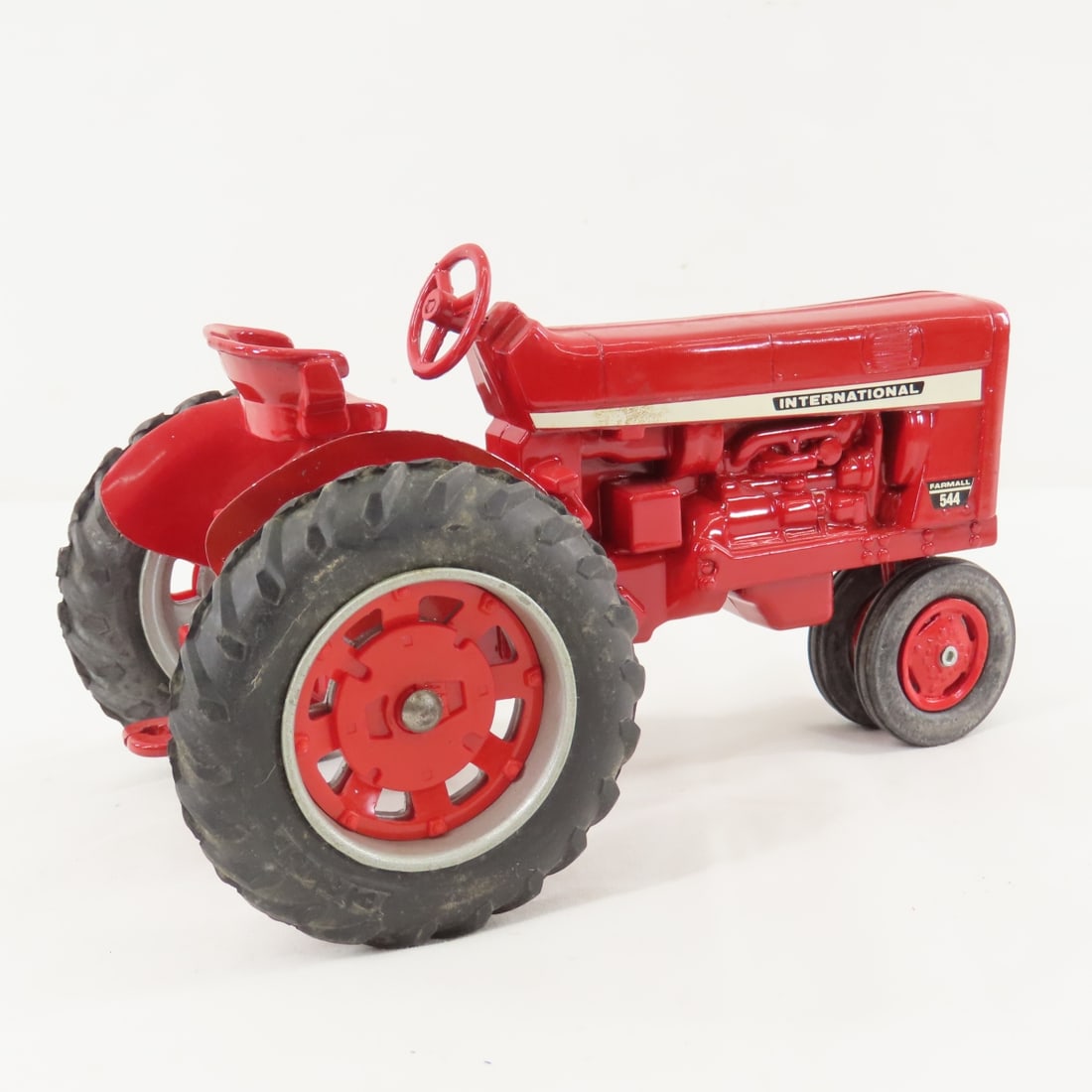 ERTL International Farmall 544 & IH Hay Baler - 7