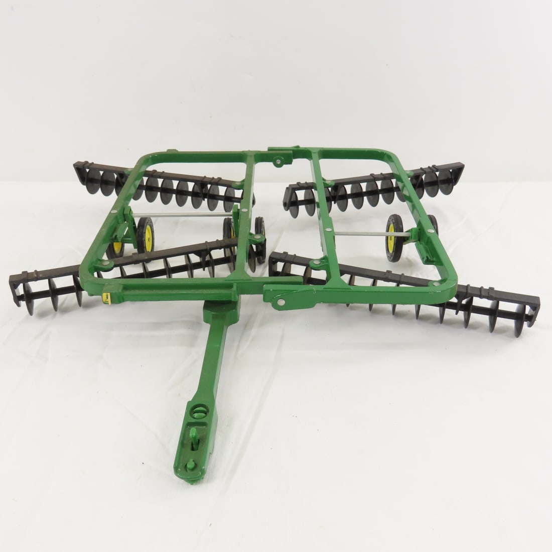ERTL JD NF Tractor & 220 Power-Flex Folding Disc - 20