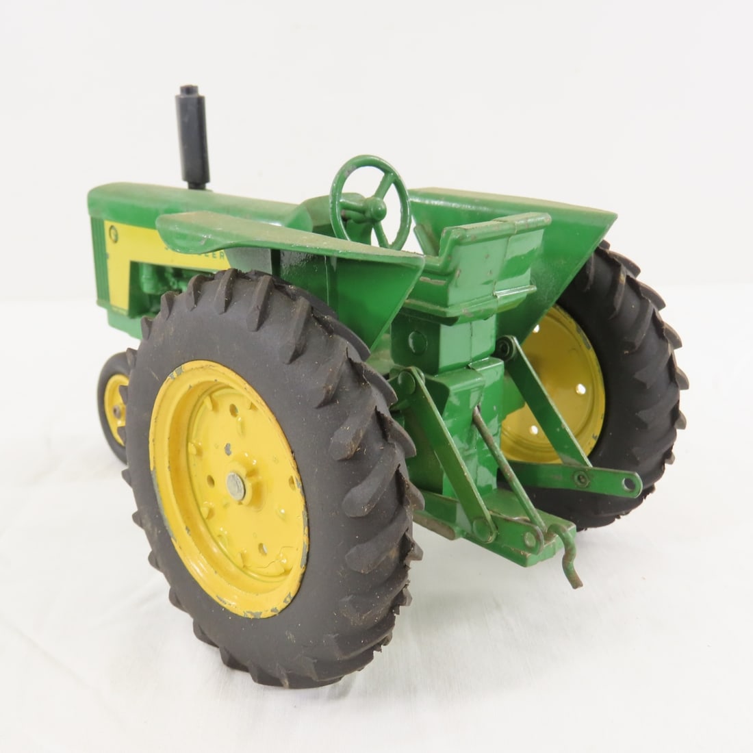 ERTL JD NF Tractor & 220 Power-Flex Folding Disc - 3