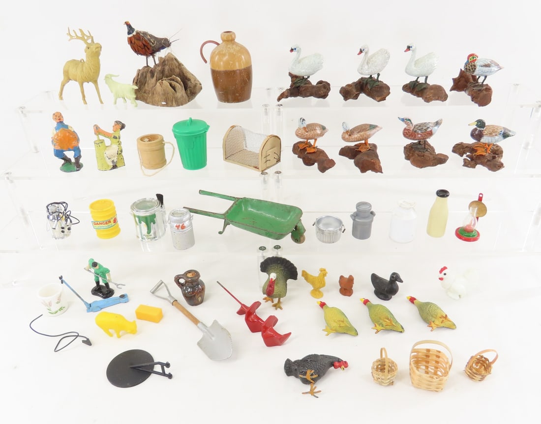 Hand Painted Wood Ducks and Other Miniatures: Hand Painted Wood Ducks and Other Miniatures - plastic metal, ceramic and wood. LOT SIZE: 13x9x4" 2 LBS All information and photos, which are part of the description, are intended to be as accurate
