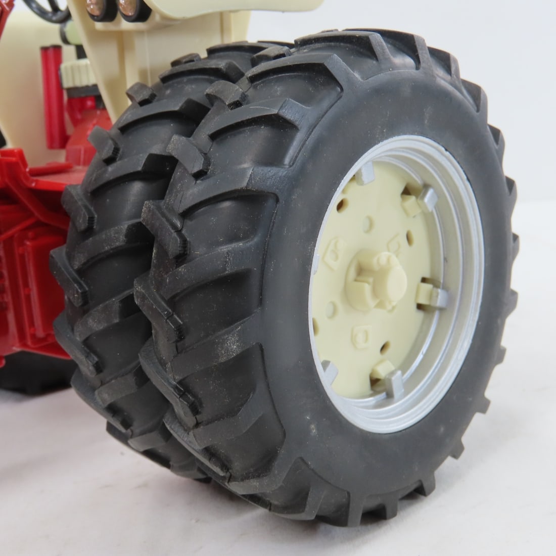 ERTL Farmall 1206 Turbo Diesel w/ Sound & Lights - 17